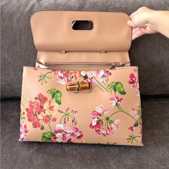 Gucci authentic top handle bag blooms pattern pink leather medium w strap - Picture 4 of 16